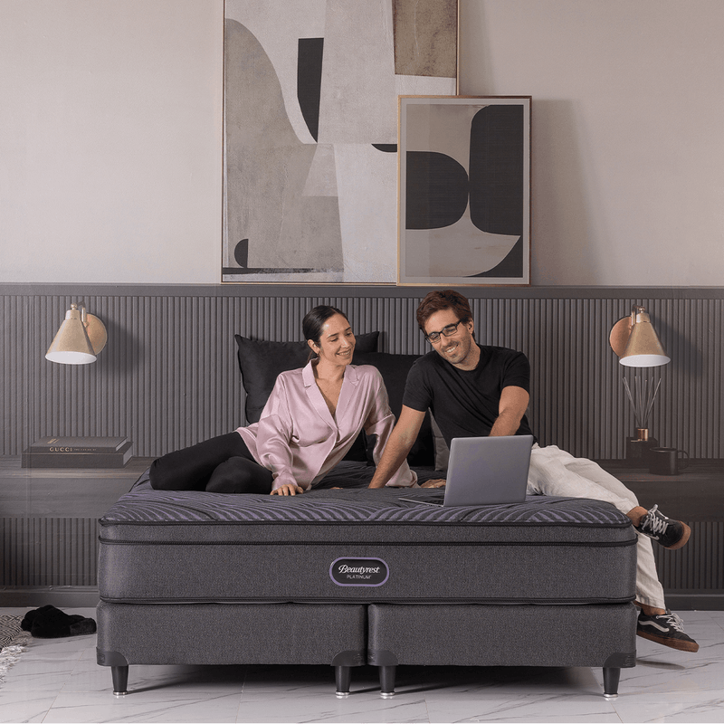 Colchón y Sommier Beautyrest Platinium posee una base combinada de resortes enfundados Beautyrest Originales, Smart y Plus.