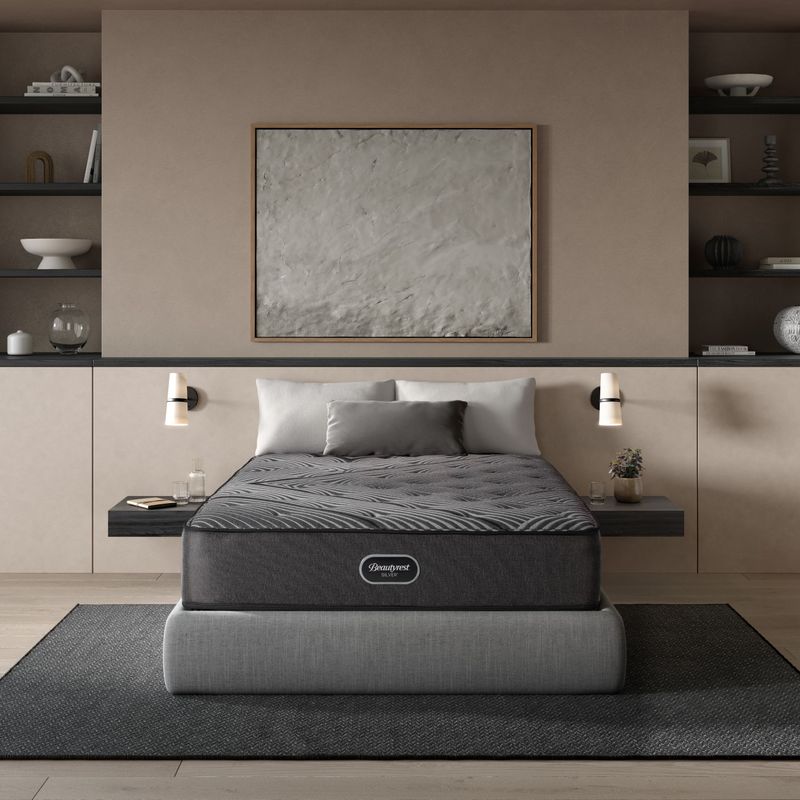 Colchón Beautyrest Silver se compone de una base central de resortes enfundados más una manta de espuma de alta densidad.